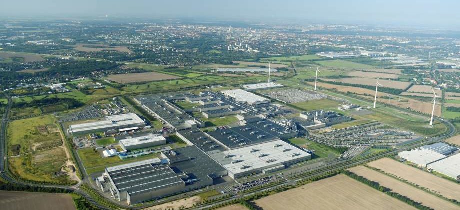 BMW-Werk in Leipzig. Der Autohersteller verringert die Wochenstunden ab 2026.