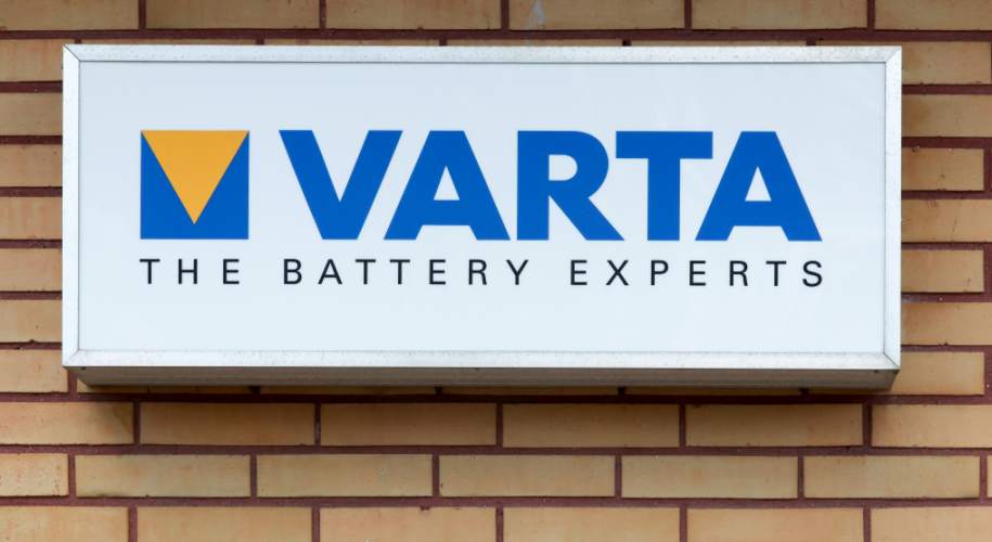 Varta Logo auf Mauer; Patentstreit in den USA